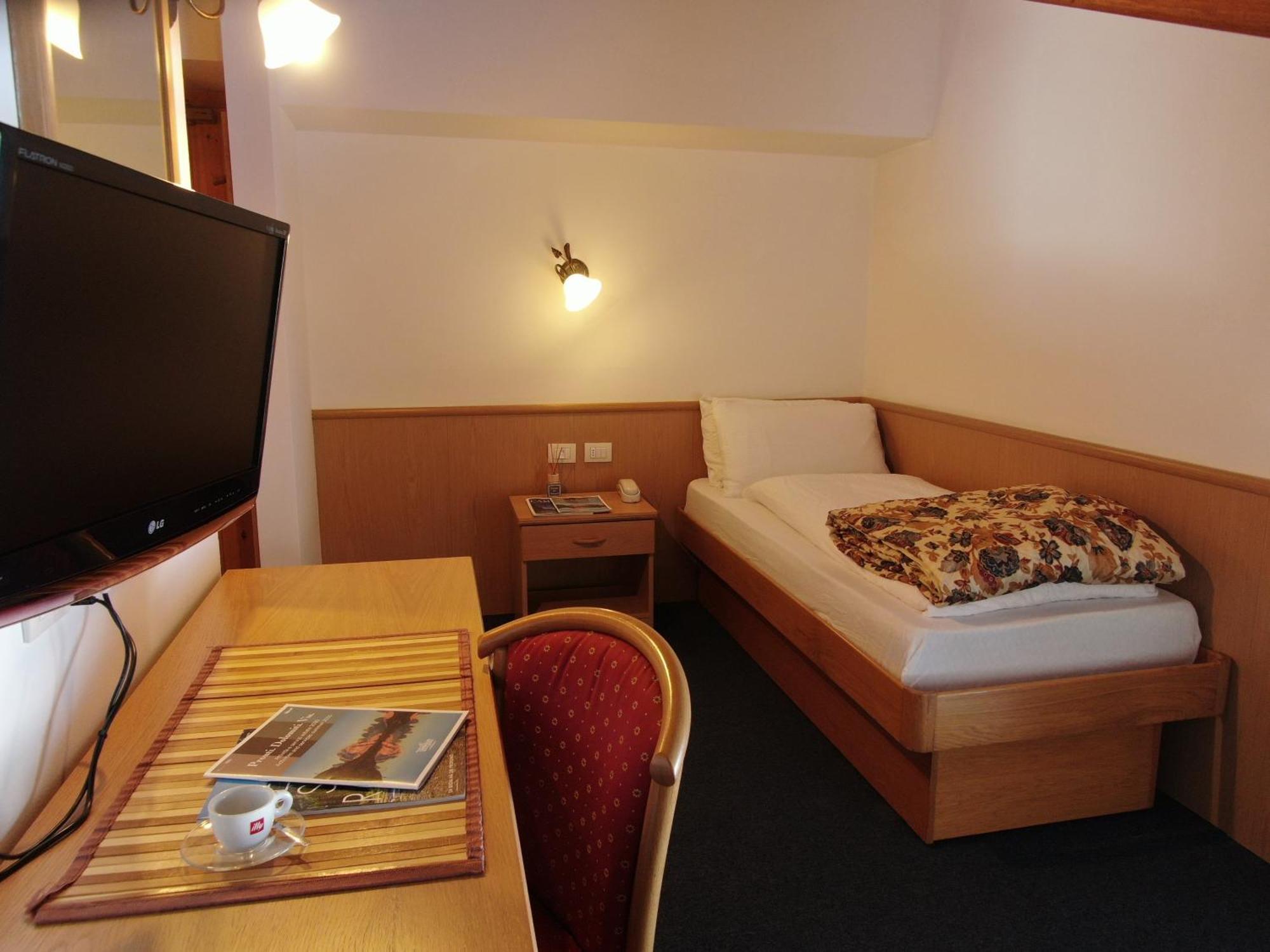 Hotel Fortini Мадона ди Кампильо Екстериор снимка