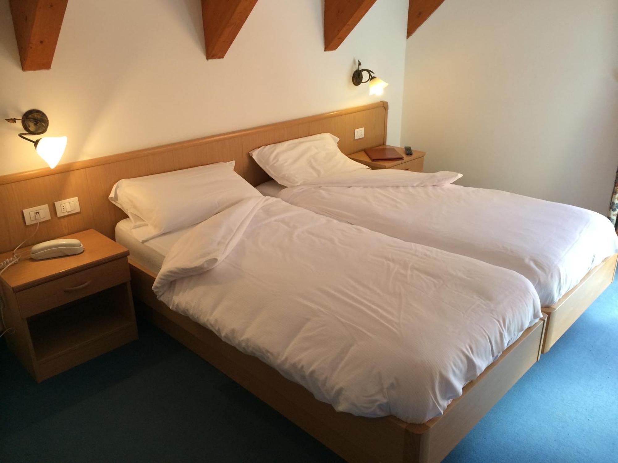 Hotel Fortini Мадона ди Кампильо Екстериор снимка