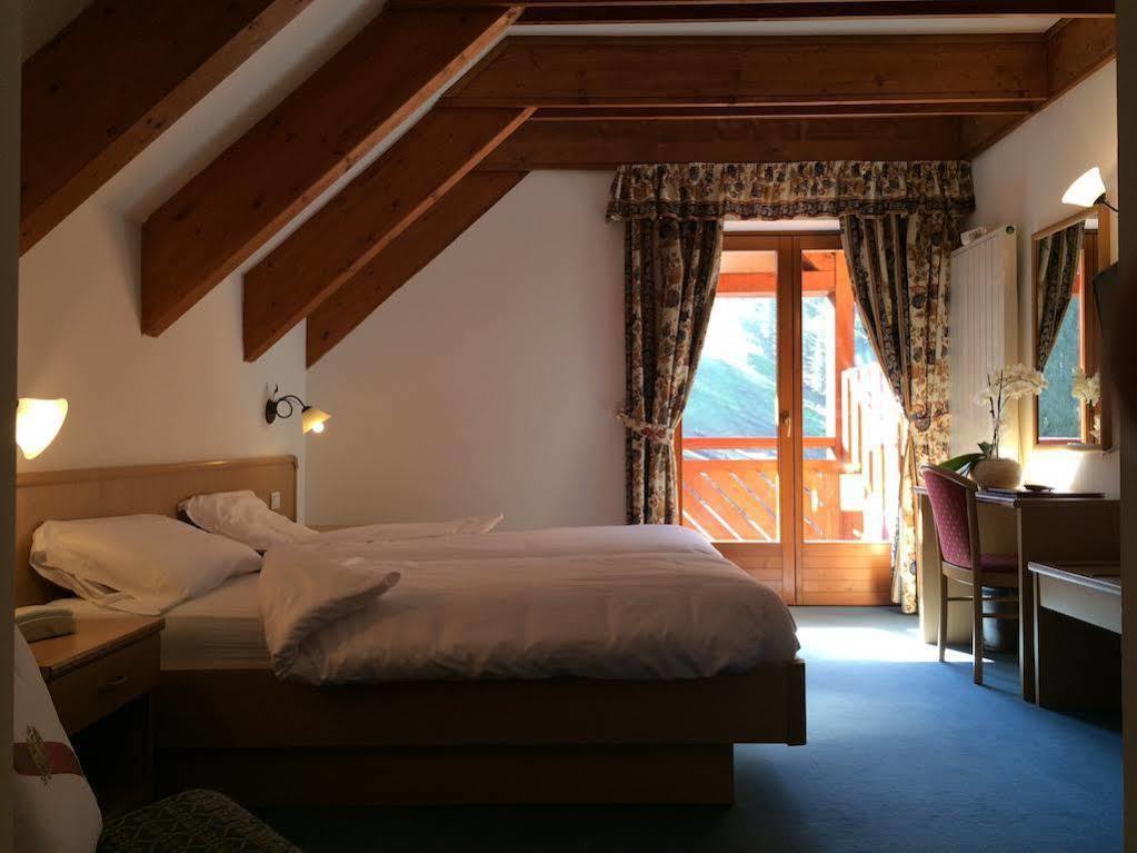 Hotel Fortini Мадона ди Кампильо Екстериор снимка