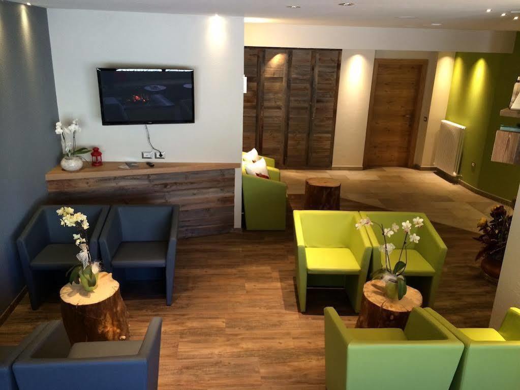 Hotel Fortini Мадона ди Кампильо Екстериор снимка